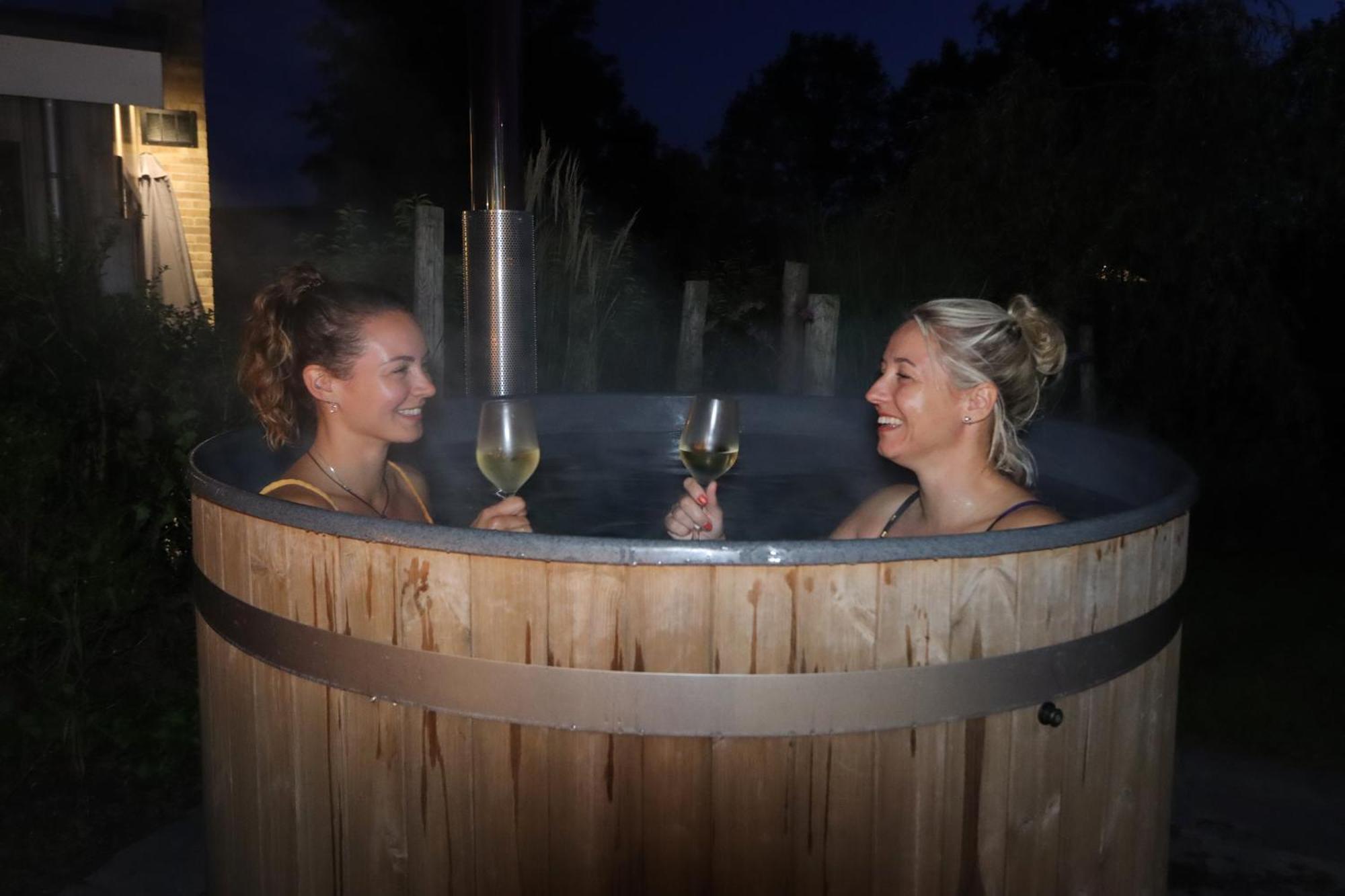 Wellness Chalet Veluwemeer ビッディングハイゼン エクステリア 写真