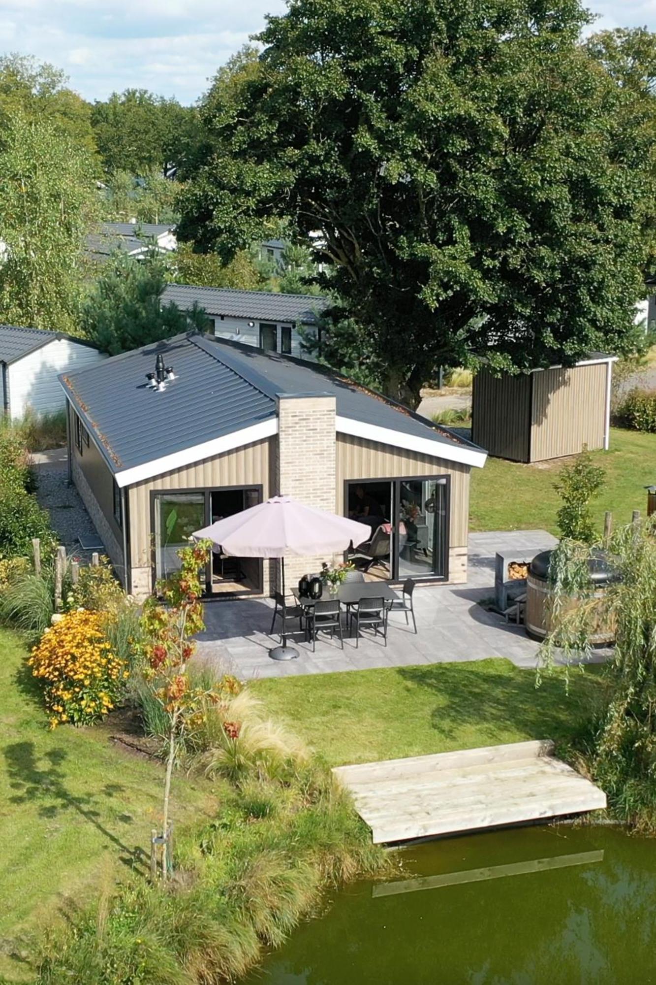 Wellness Chalet Veluwemeer ビッディングハイゼン エクステリア 写真